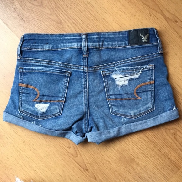AEO Cuffed Distressed Jean Shorts - Picture 2 of 2